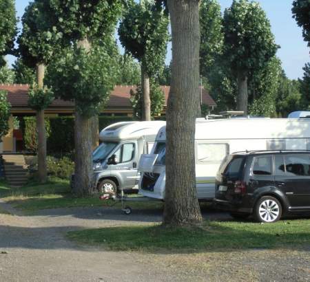Emplacements pour tentes, caravanes et camping-cars